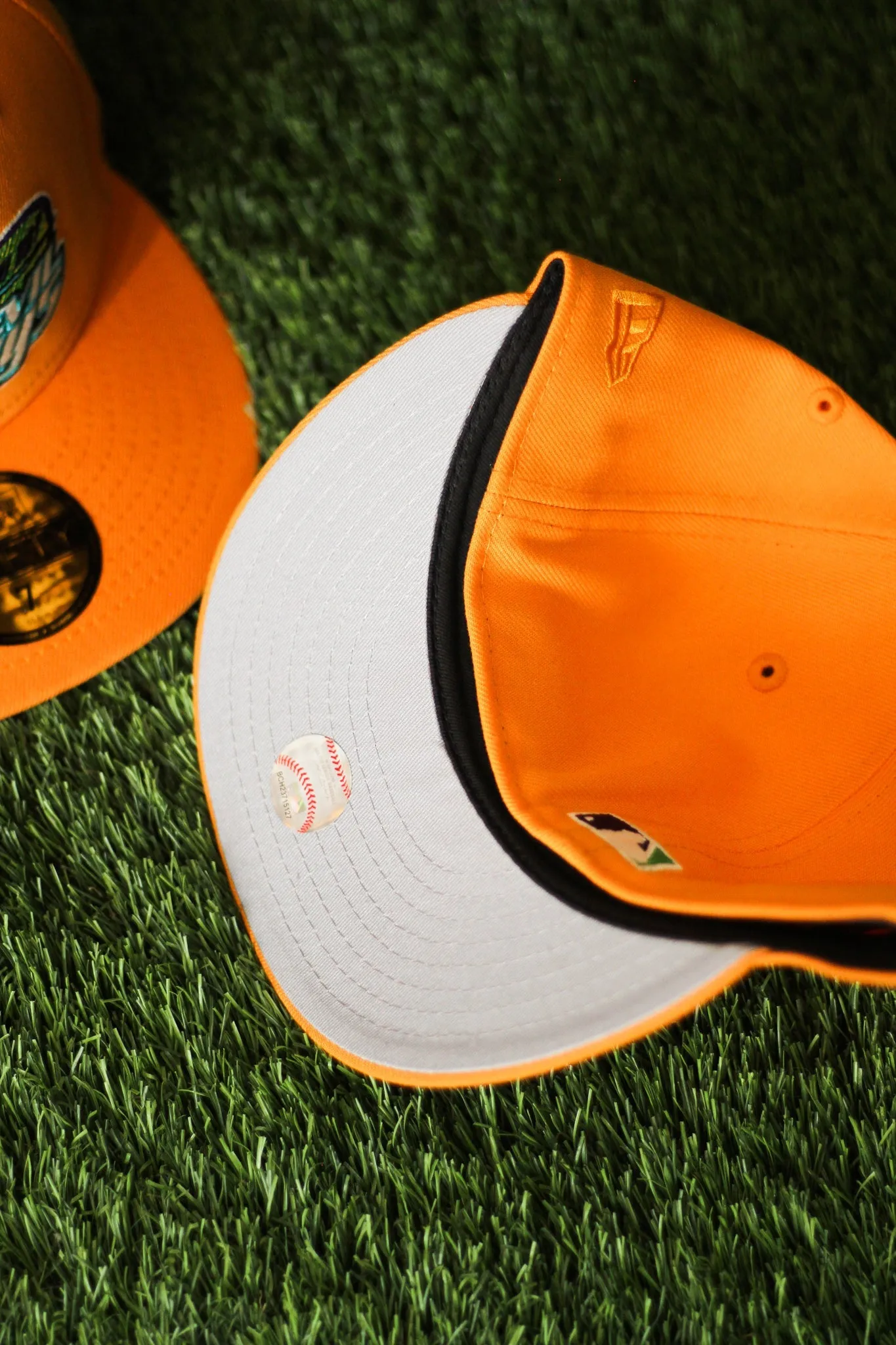 1998 TAMPA BAY RAYS TANGO ORANGE FITTED W/ GREY UNDER VISOR