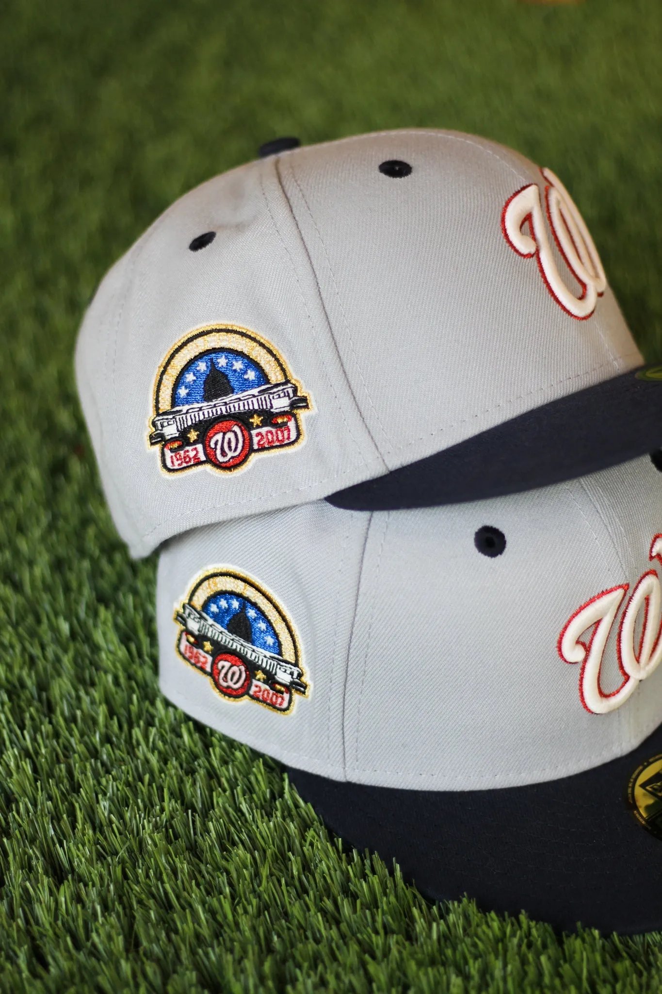 2007 WASHINGTON NATIONALS GREY/NAVY FITTED W/ GREEN UNDER VISOR