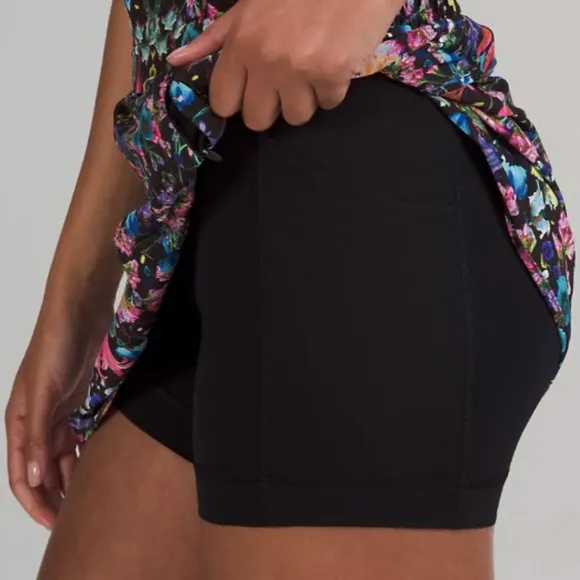 (6574) NWT Lululemon Hotty Hot High-Rise Skirt Sz 2
