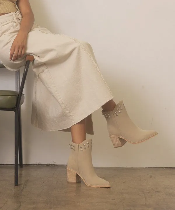All American Pearl-like Studded Collar Booties
