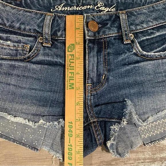American Eagle Denim Shorts‎ size 2 low rise exposed pockets