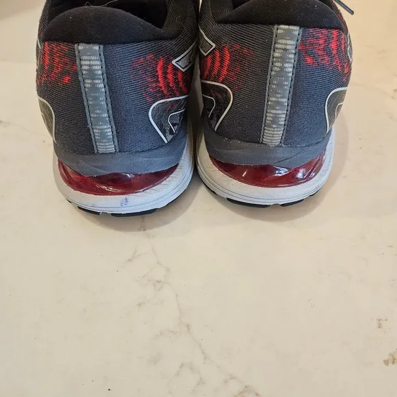 Asics Cumulus Running Shoe Size 11