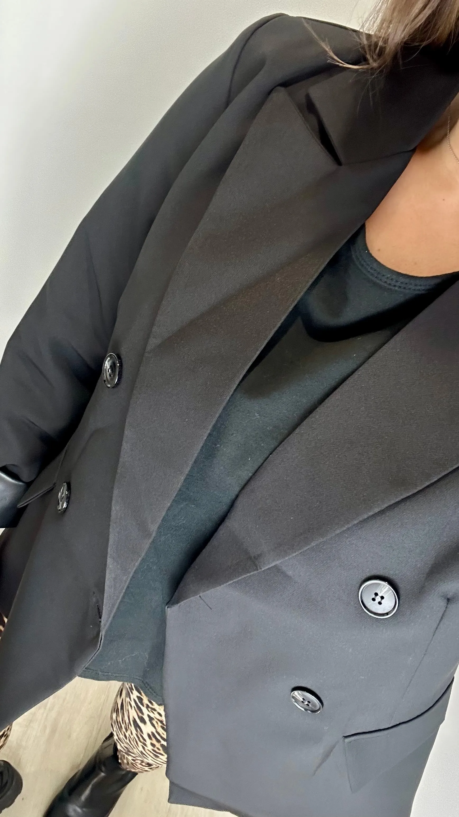 BLACK FAUX LEATHER CUFF BLAZER