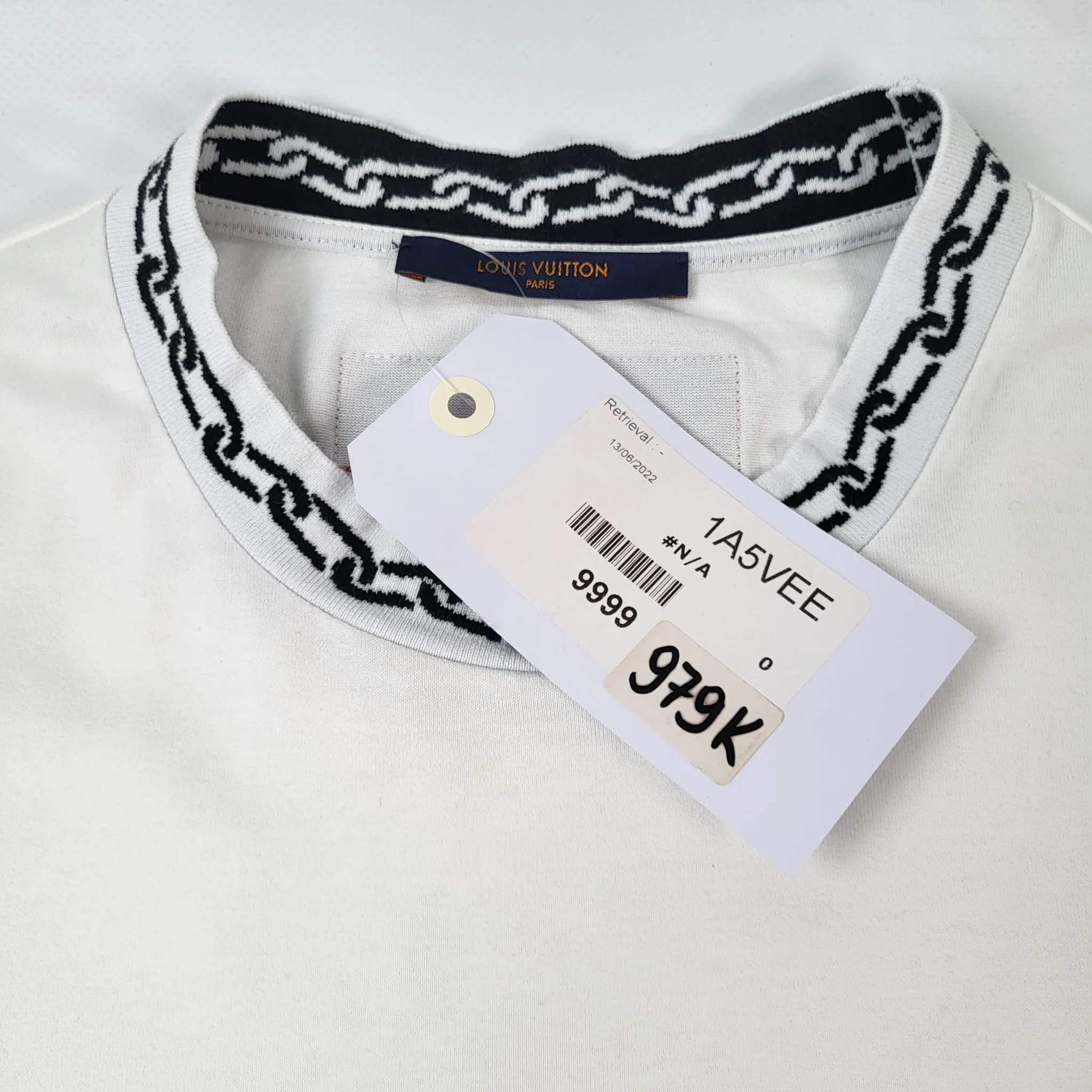 Chain Collar T-Shirt