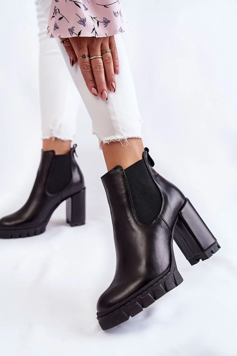 Heel boots