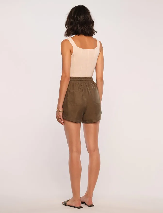 llaria short in moss