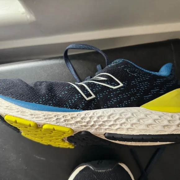 New Balance kids Fresh Foam 880 V11 Running Shoe