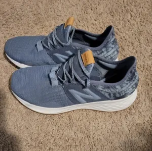 New Balance Fresh Foam Roav Running Shoe - Men's Size 9 or 10.5 Woman
