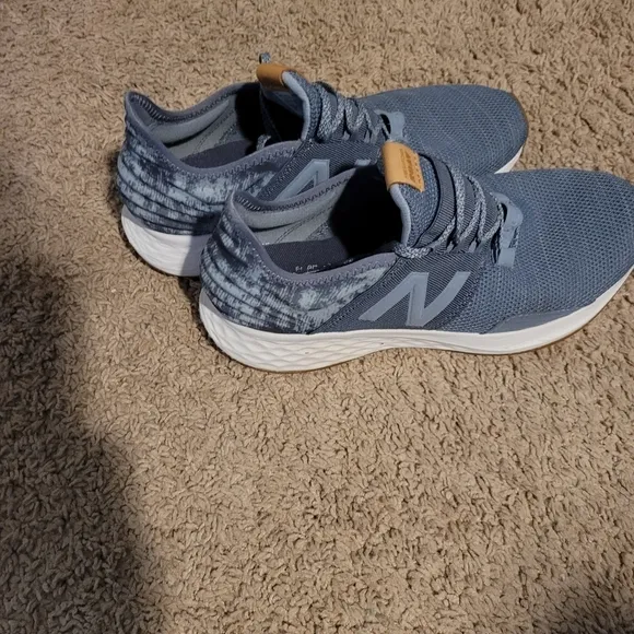 New Balance Fresh Foam Roav Running Shoe - Men's Size 9 or 10.5 Woman