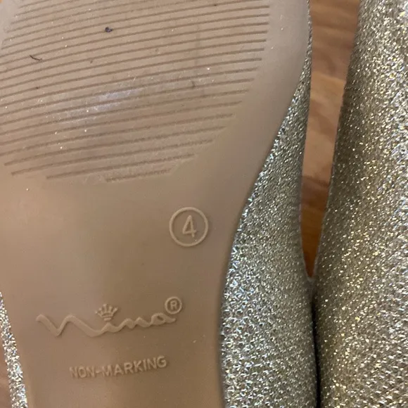 Nina Girls Gold Sparkling Heels Size 4