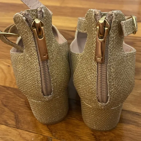 Nina Girls Gold Sparkling Heels Size 4