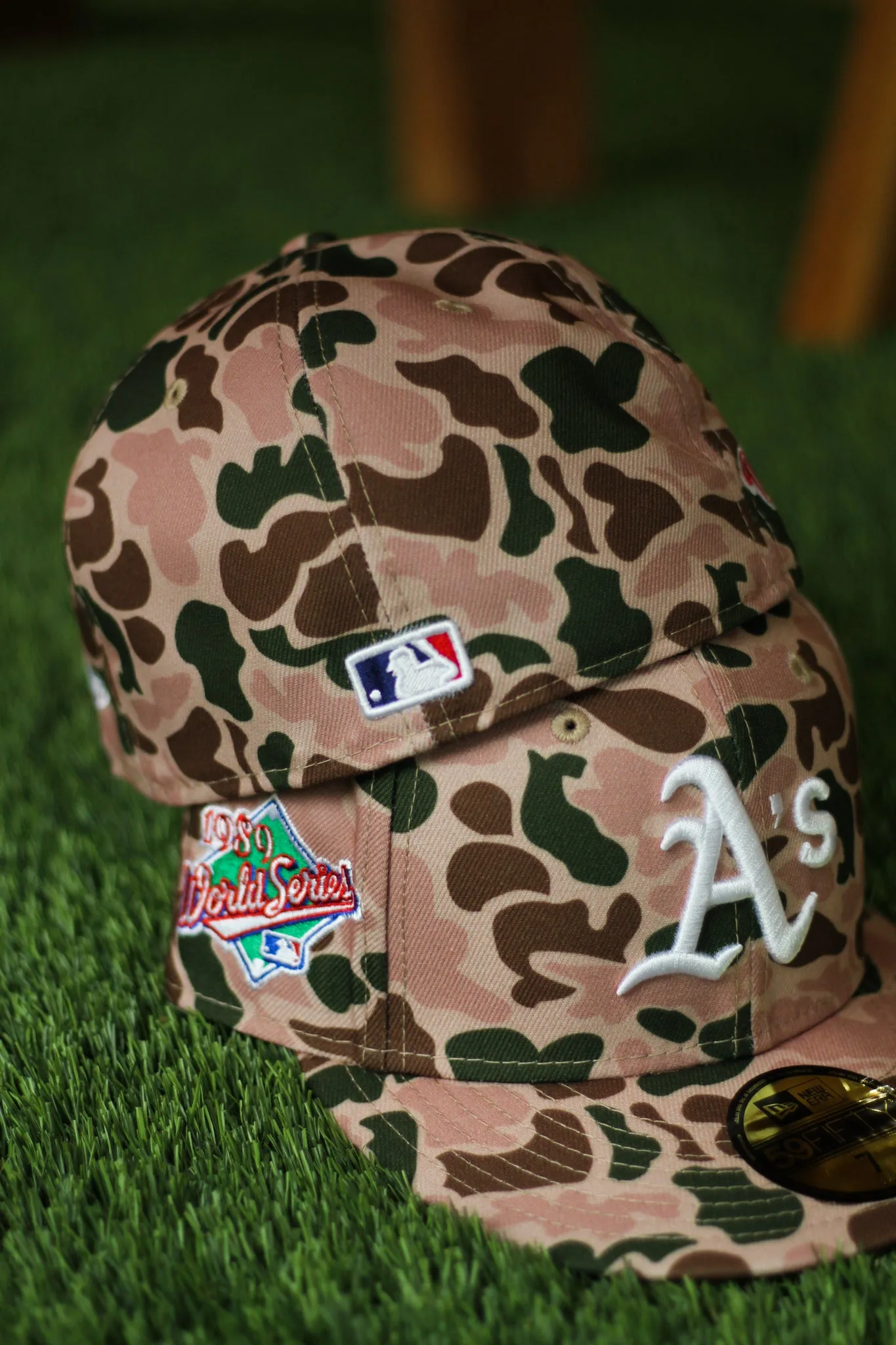 OAKLAND ATHLETICS DUCK CAMO FITTED W/ ORANGE UNDER VISOR