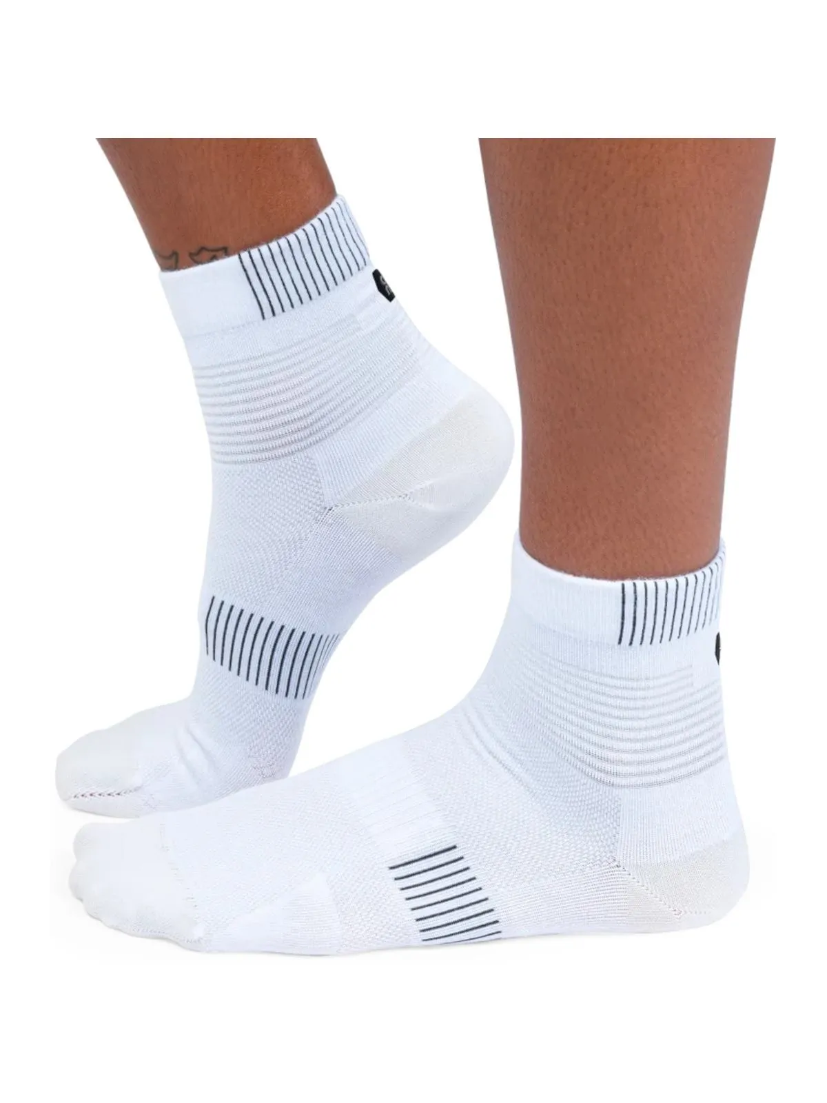 Skarpety do biegania ON RUNNING Ultralight Mid Sock biały