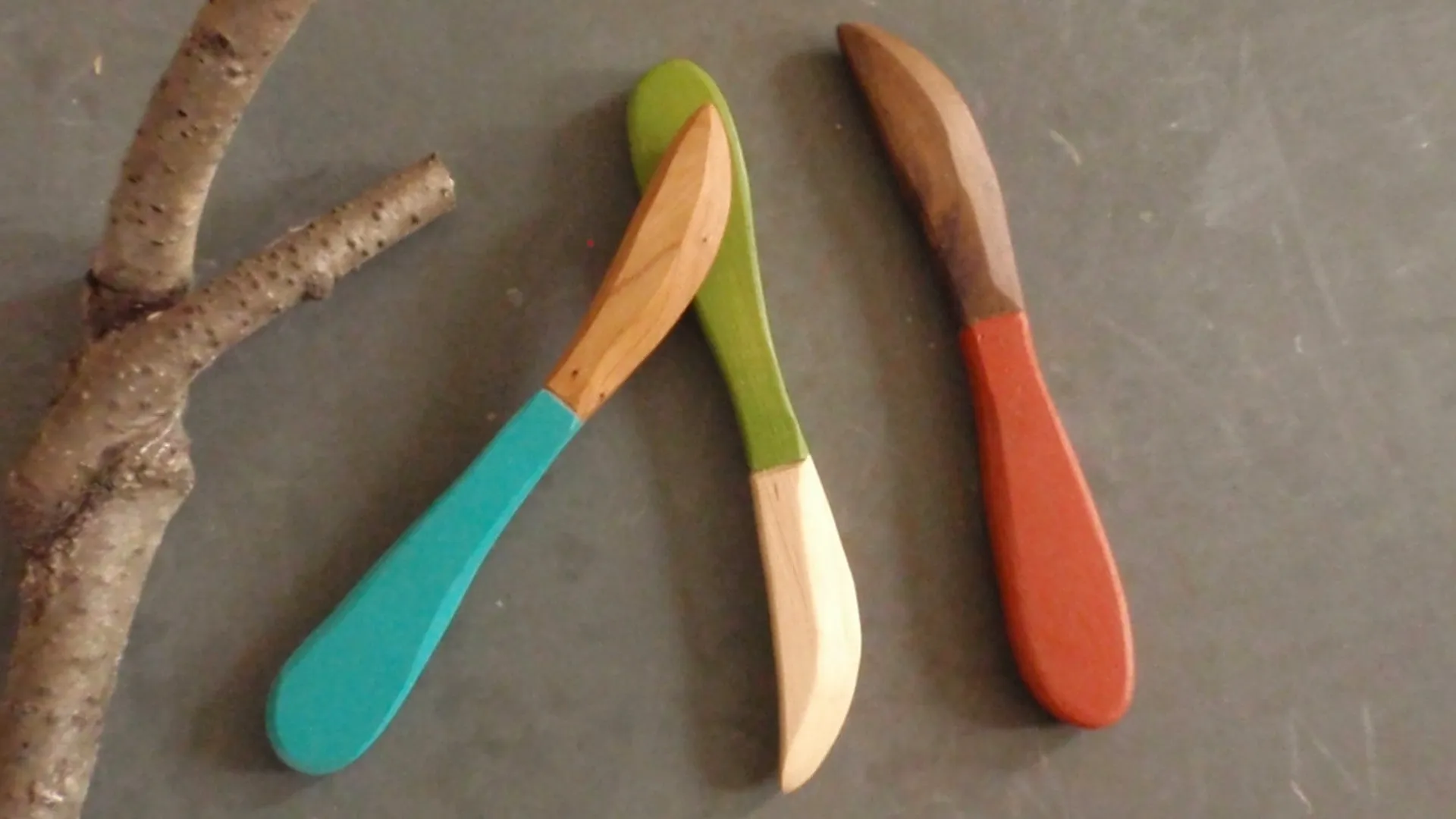 urban farmhouse wood spreader