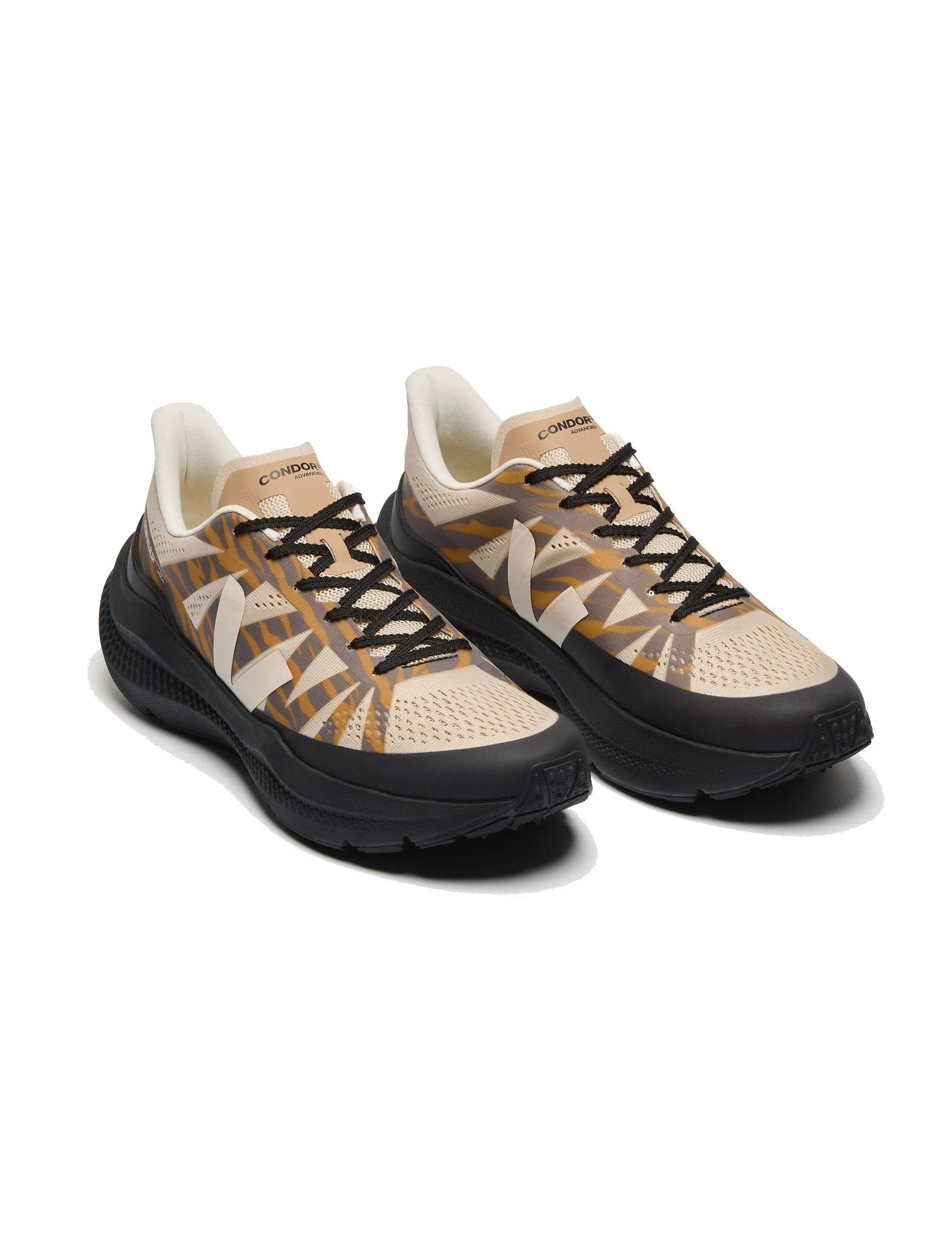 VEJA X CESAR VILLALBA CONDOR 3 ADVANCED AREIA CASHEW OURO