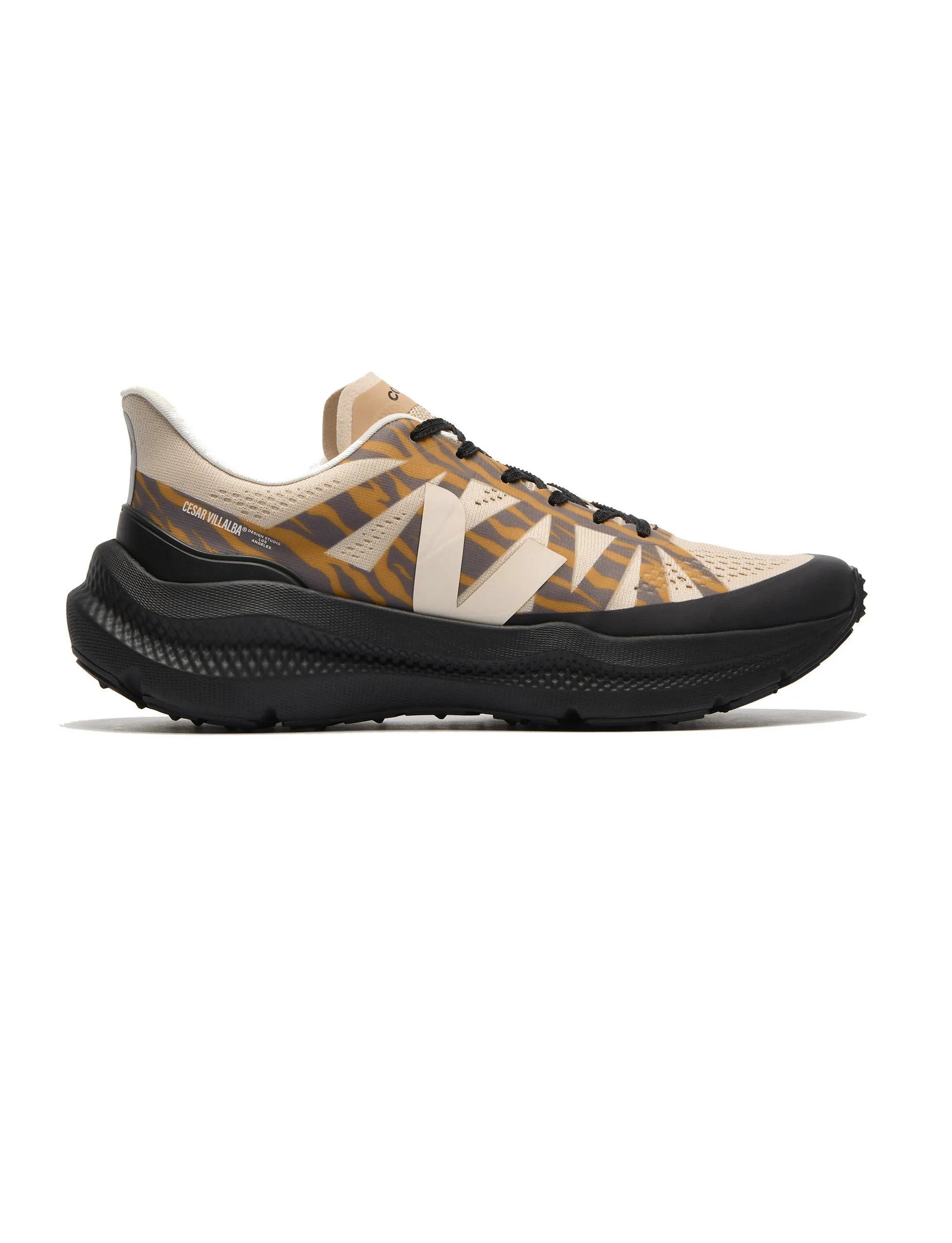 VEJA X CESAR VILLALBA CONDOR 3 ADVANCED AREIA CASHEW OURO