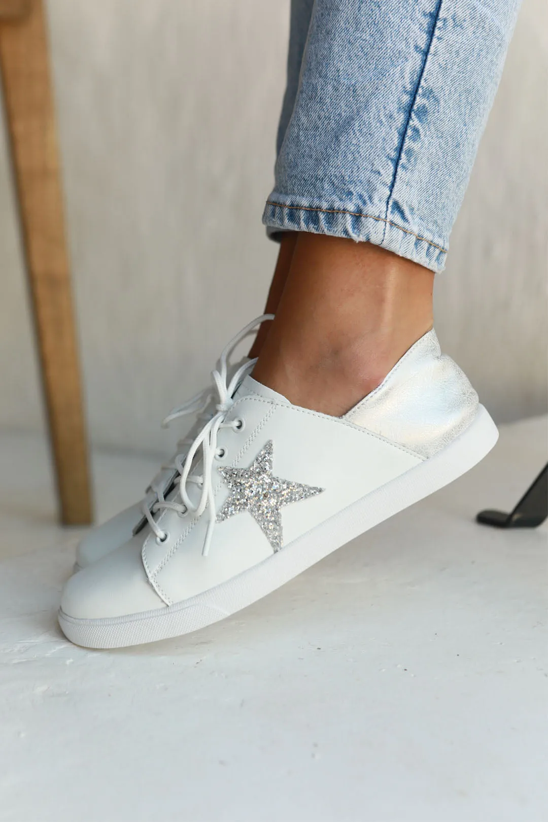 Vicki™ White   Glitter Star