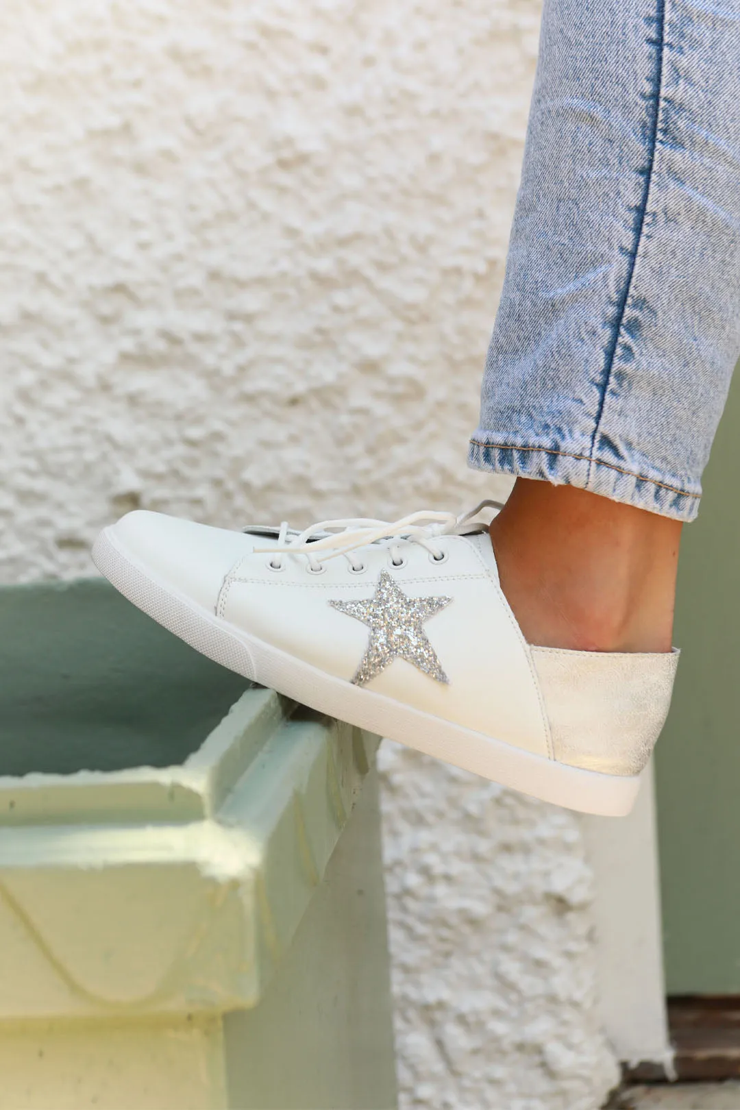 Vicki™ White   Glitter Star