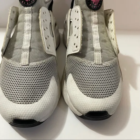 Women’s huarache running sneaker