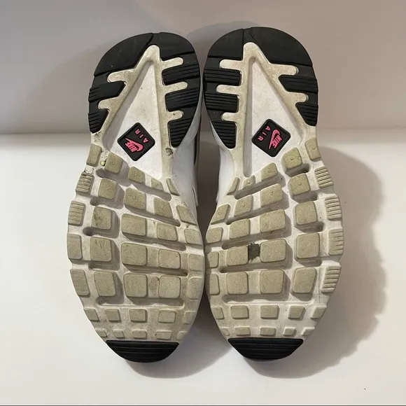 Women’s huarache running sneaker